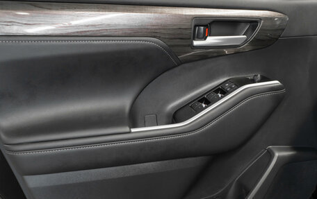 Toyota Highlander, 2026 год, 5 850 000 рублей, 16 фотография