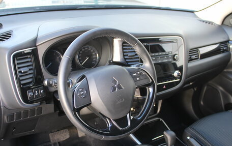 Mitsubishi Outlander III рестайлинг 3, 2020 год, 2 347 000 рублей, 10 фотография