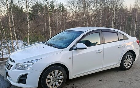 Chevrolet Cruze II, 2013 год, 800 000 рублей, 3 фотография