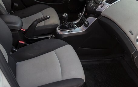 Chevrolet Cruze II, 2013 год, 800 000 рублей, 9 фотография