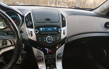 Chevrolet Cruze II, 2013 год, 800 000 рублей, 14 фотография