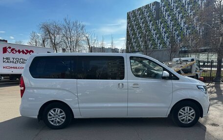 Hyundai H-1 II рестайлинг, 2020 год, 3 800 000 рублей, 4 фотография