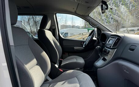 Hyundai H-1 II рестайлинг, 2020 год, 3 800 000 рублей, 10 фотография