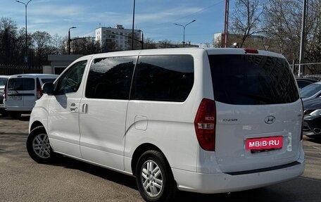 Hyundai H-1 II рестайлинг, 2020 год, 3 800 000 рублей, 6 фотография