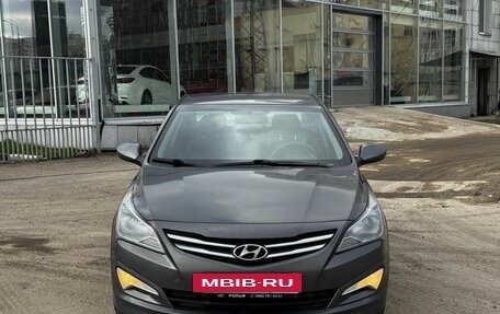 Hyundai Solaris II рестайлинг, 2015 год, 733 000 рублей, 2 фотография