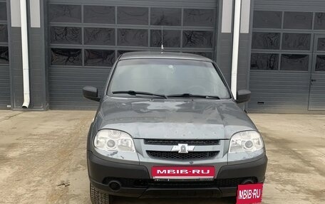 Chevrolet Niva I рестайлинг, 2017 год, 580 000 рублей, 1 фотография