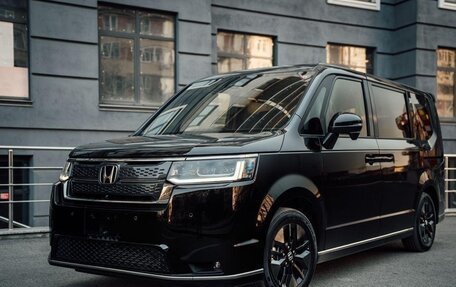 Honda Stepwgn, 2022 год, 2 250 000 рублей, 1 фотография