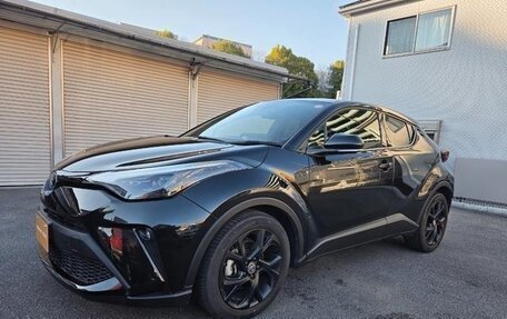 Toyota C-HR I рестайлинг, 2023 год, 1 825 000 рублей, 1 фотография