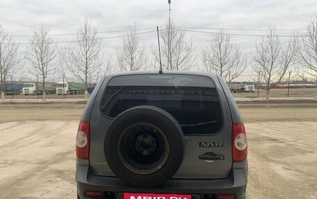 Chevrolet Niva I рестайлинг, 2017 год, 580 000 рублей, 2 фотография