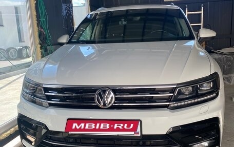 Volkswagen Tiguan II, 2018 год, 3 340 000 рублей, 2 фотография