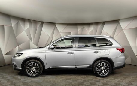 Mitsubishi Outlander III рестайлинг 3, 2018 год, 1 973 000 рублей, 5 фотография