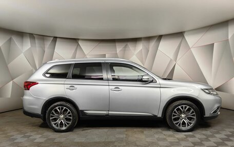 Mitsubishi Outlander III рестайлинг 3, 2018 год, 1 973 000 рублей, 6 фотография