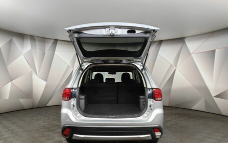 Mitsubishi Outlander III рестайлинг 3, 2018 год, 1 973 000 рублей, 12 фотография