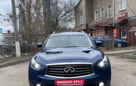 Infiniti QX70, 2015 год, 3 150 000 рублей, 9 фотография