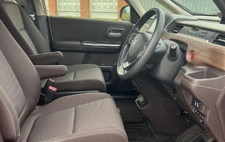 Honda Freed II, 2022 год, 1 480 000 рублей, 9 фотография