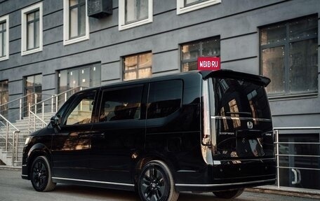 Honda Stepwgn, 2022 год, 2 250 000 рублей, 5 фотография