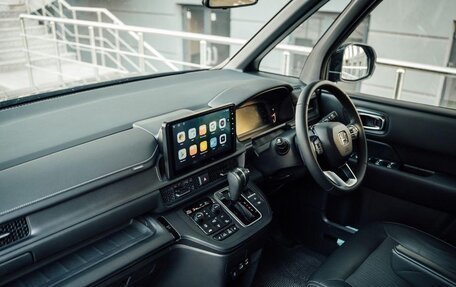 Honda Stepwgn, 2022 год, 2 250 000 рублей, 10 фотография