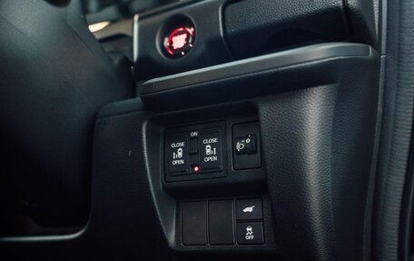 Honda Stepwgn, 2022 год, 2 250 000 рублей, 12 фотография