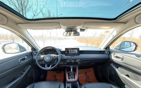 Honda Vezel, 2022 год, 1 825 000 рублей, 10 фотография