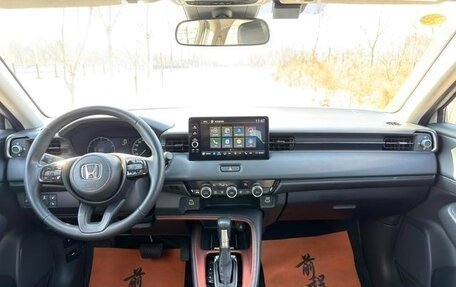 Honda Vezel, 2022 год, 1 825 000 рублей, 7 фотография