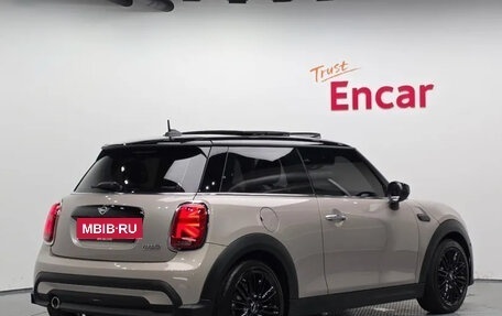 MINI Hatch, 2023 год, 1 980 000 рублей, 3 фотография