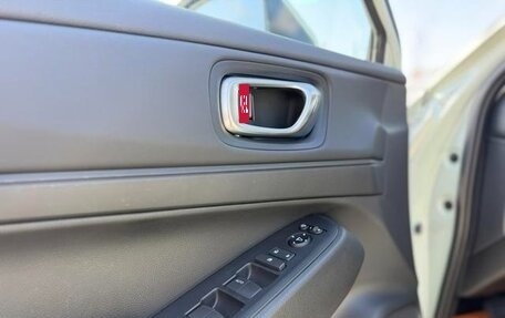 Honda Vezel, 2022 год, 1 825 000 рублей, 16 фотография