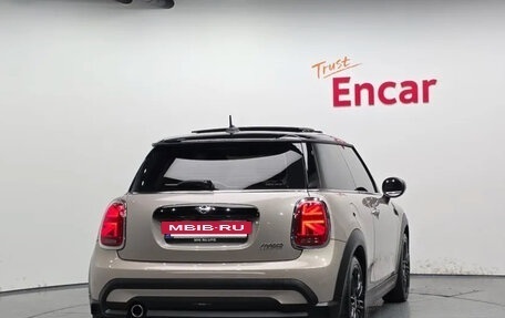 MINI Hatch, 2023 год, 1 980 000 рублей, 4 фотография