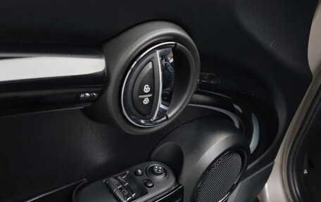 MINI Hatch, 2023 год, 1 980 000 рублей, 16 фотография
