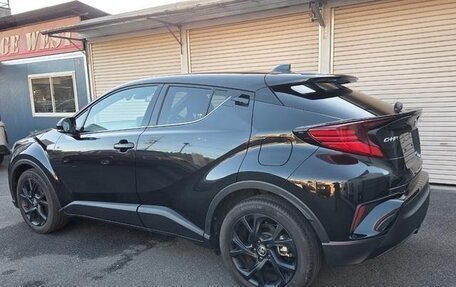 Toyota C-HR I рестайлинг, 2023 год, 1 825 000 рублей, 4 фотография