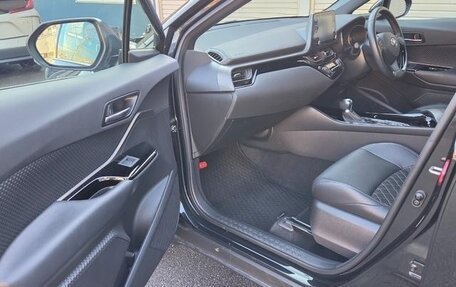 Toyota C-HR I рестайлинг, 2023 год, 1 825 000 рублей, 11 фотография