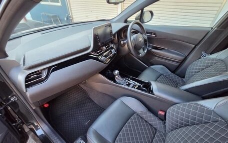 Toyota C-HR I рестайлинг, 2023 год, 1 825 000 рублей, 13 фотография