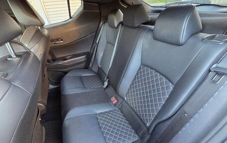 Toyota C-HR I рестайлинг, 2023 год, 1 825 000 рублей, 14 фотография