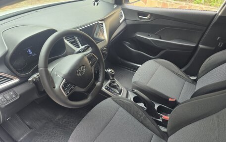 Hyundai Solaris II рестайлинг, 2019 год, 1 300 000 рублей, 6 фотография