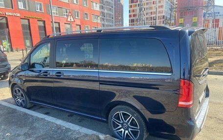 Mercedes-Benz V-Класс, 2017 год, 5 200 000 рублей, 3 фотография