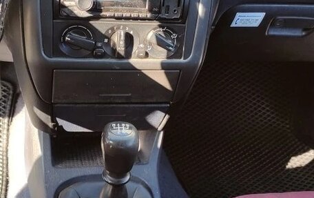 Mitsubishi Carisma I, 2000 год, 300 000 рублей, 12 фотография