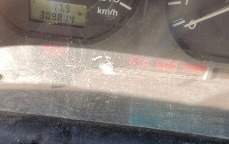 Mitsubishi Carisma I, 2000 год, 300 000 рублей, 10 фотография