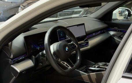 BMW 5 серия, 2024 год, 7 300 000 рублей, 14 фотография