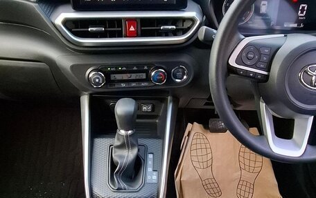 Toyota Raize I, 2022 год, 1 295 000 рублей, 11 фотография