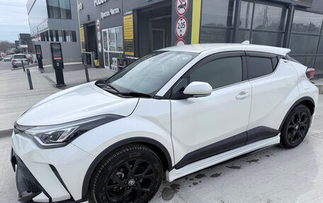 Toyota C-HR I рестайлинг, 2020 год, 3 000 000 рублей, 3 фотография