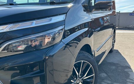 Toyota Voxy III, 2018 год, 2 790 000 рублей, 4 фотография