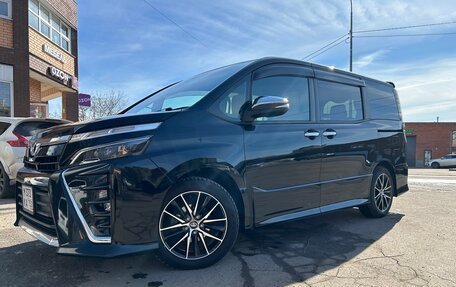 Toyota Voxy III, 2018 год, 2 790 000 рублей, 6 фотография