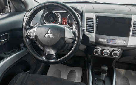 Mitsubishi Outlander III рестайлинг 3, 2007 год, 999 000 рублей, 13 фотография