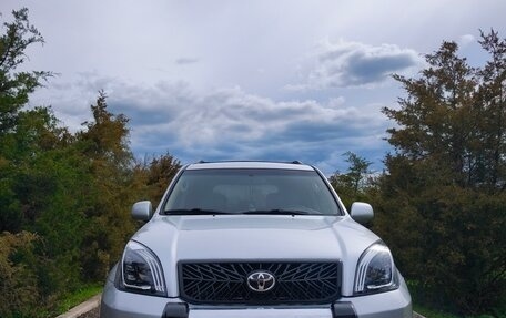 Toyota Land Cruiser Prado 120 рестайлинг, 2003 год, 2 199 000 рублей, 1 фотография