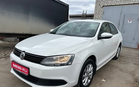 Volkswagen Jetta VI, 2013 год, 605 000 рублей, 1 фотография