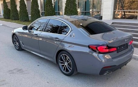 BMW 5 серия, 2022 год, 5 390 000 рублей, 5 фотография