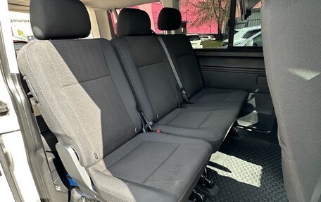 Volkswagen Caravelle T6 рестайлинг, 2017 год, 3 200 000 рублей, 9 фотография