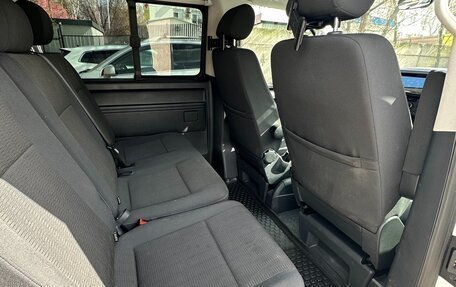 Volkswagen Caravelle T6 рестайлинг, 2017 год, 3 200 000 рублей, 10 фотография