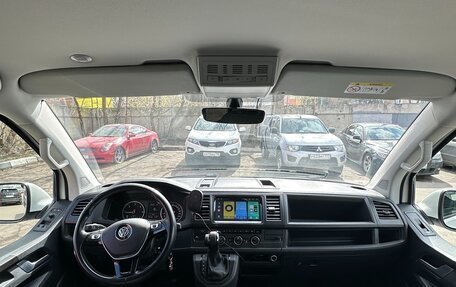 Volkswagen Caravelle T6 рестайлинг, 2017 год, 3 200 000 рублей, 12 фотография