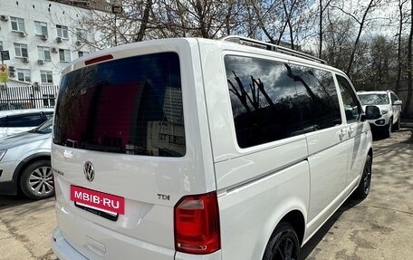 Volkswagen Caravelle T6 рестайлинг, 2017 год, 3 200 000 рублей, 4 фотография