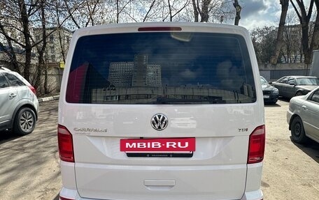 Volkswagen Caravelle T6 рестайлинг, 2017 год, 3 200 000 рублей, 3 фотография